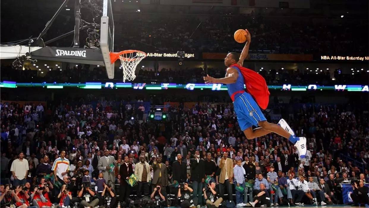 官方：巴萨18岁后卫埃斯帕特右膝韧带受伤，预计伤缺8-10周（巴萨官宣：18岁后卫埃斯帕特右膝韧带受伤，将缺阵8-10周）