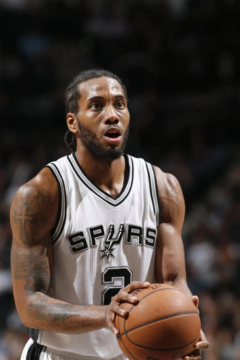 英媒：比苏马在吸笑气之后面临纪律处罚，热刺要在冬窗送走他（英媒：比苏马被曝吸笑气恐遭队纪处罚，热刺考虑冬窗放走他）