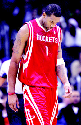 沈月录节目滚落山坡，王鹤棣救援未果（录制节目时沈月意外滚下山坡，王鹤棣营救未果）