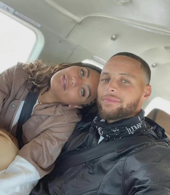 踢球者：拜仁计划1月再谈格纳布里和格雷茨卡续约（踢球者：拜仁拟于一月重启与格纳布里、格雷茨卡的续约谈判）